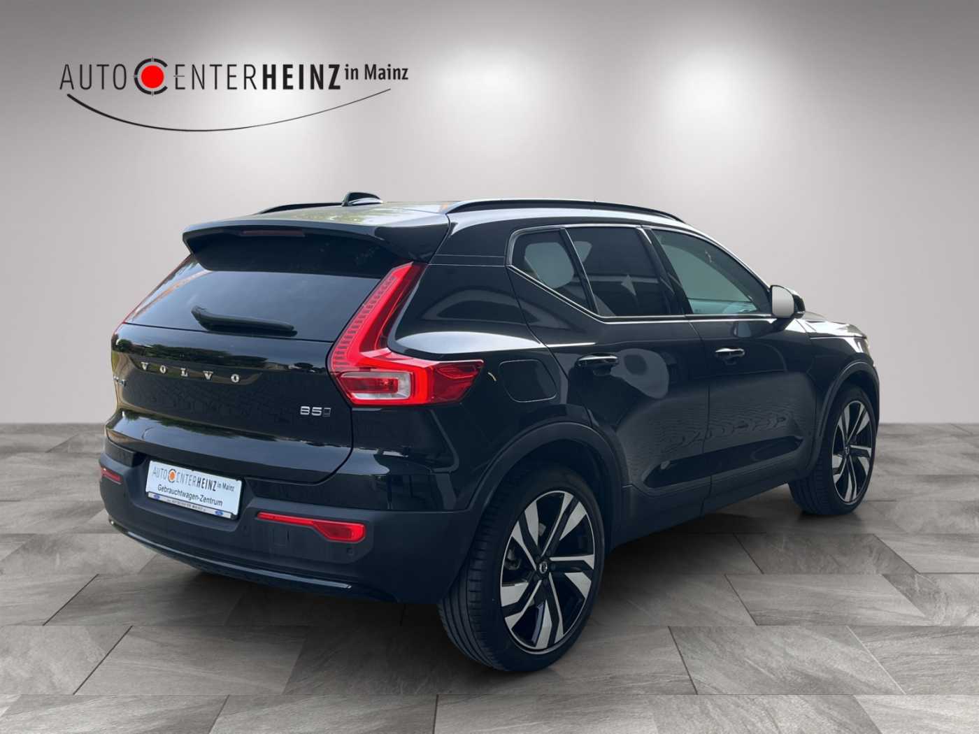 Volvo  Ultimate Dark AWD