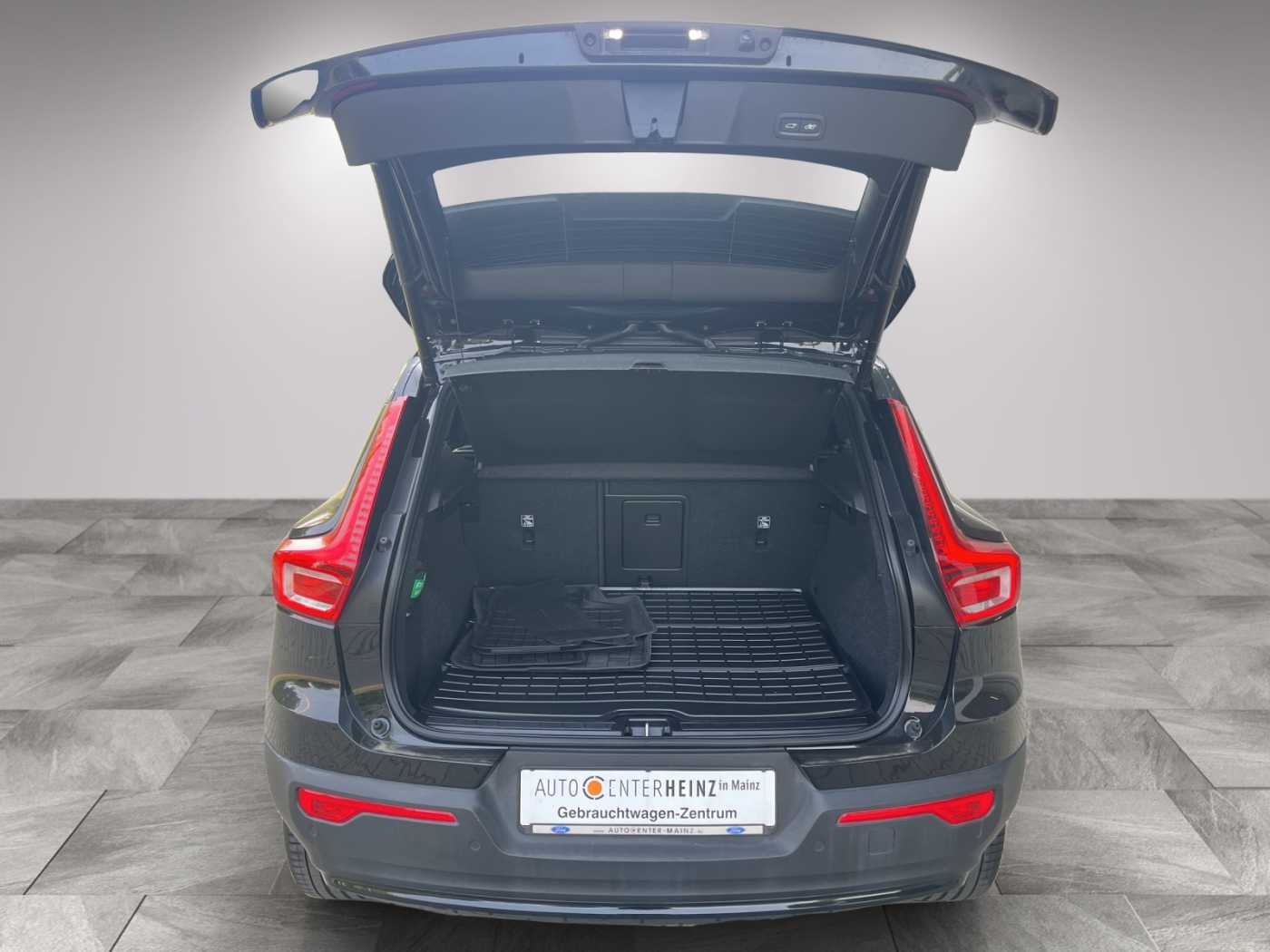 Volvo  Ultimate Dark AWD