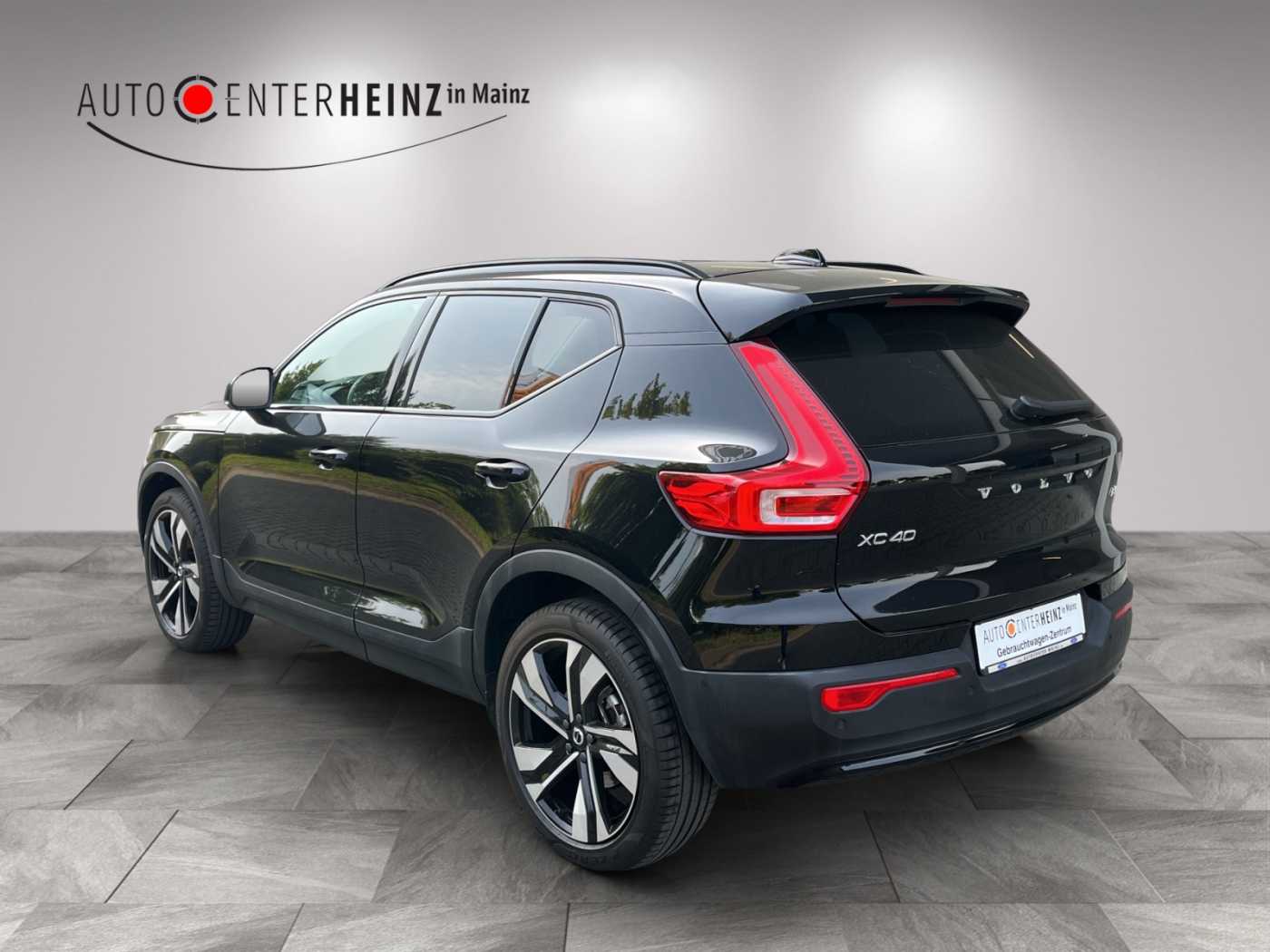 Volvo  Ultimate Dark AWD