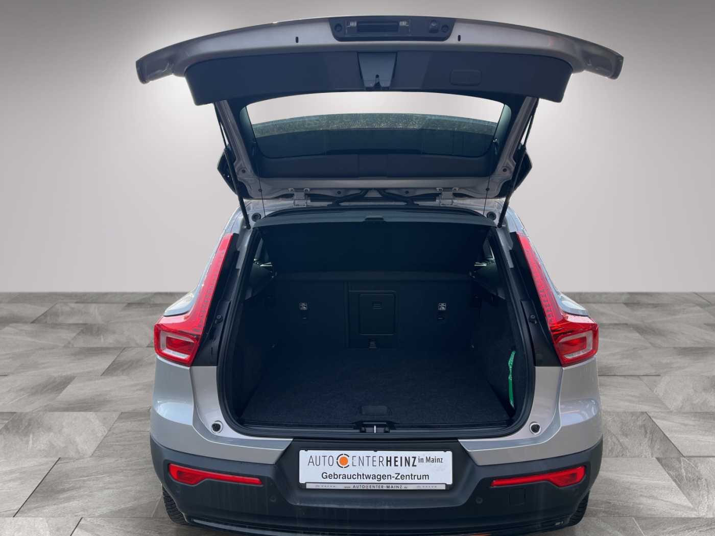 Volvo  Core Recharge Pure Electric 2WD