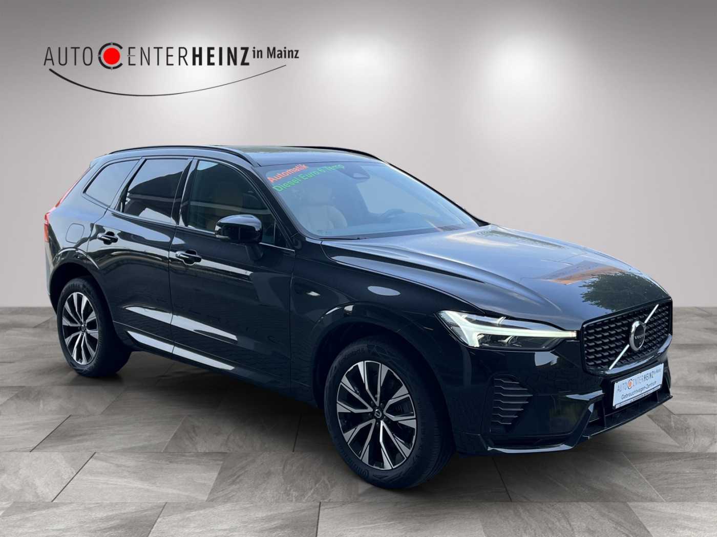 Volvo  Plus Dark 2WD