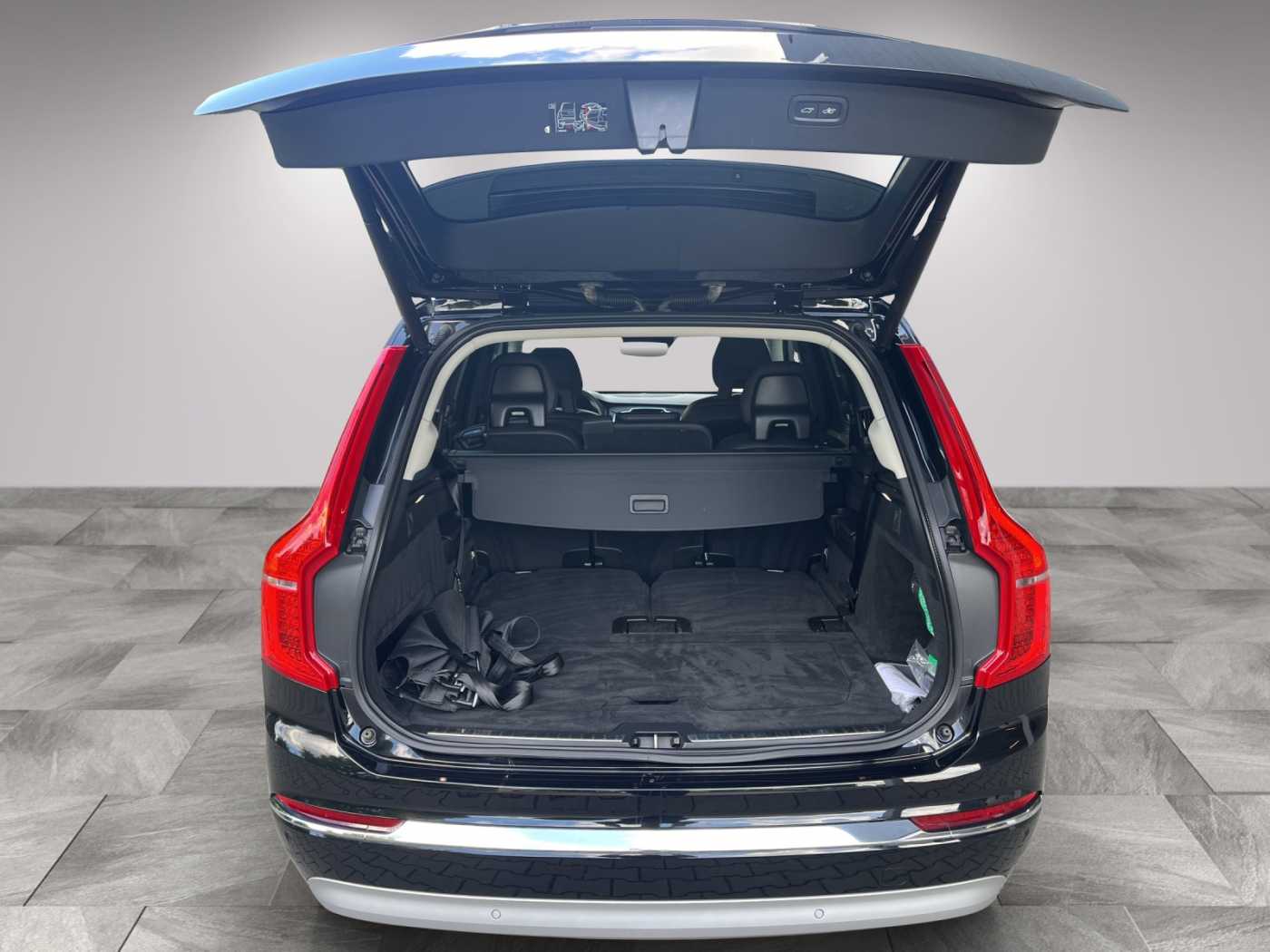 Volvo  Inscription Expression Recharge Plug-In Hybrid AWD