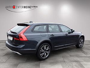 Volvo  Pro AWD