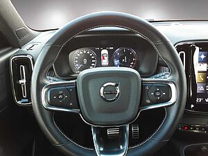 Volvo  R Design 2WD