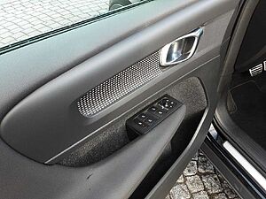 Volvo  R Design 2WD