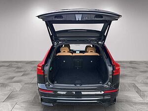 Volvo  Plus Dark 2WD