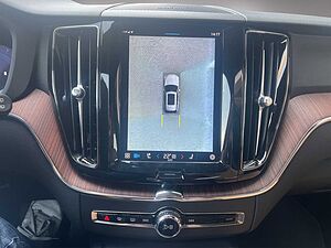 Volvo  Plus Dark 2WD