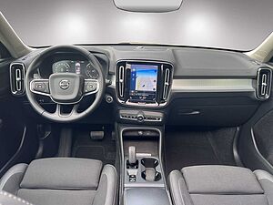 Volvo  Momentum Pro AWD
