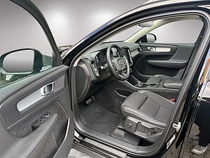 Volvo  Momentum Pro AWD