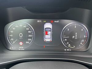 Volvo  Momentum Pro AWD