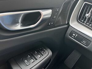 Volvo  R Design AWD