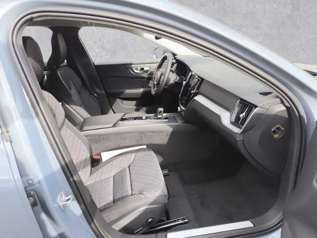 Volvo  Core B4 Diesel Navi digitales Cockpit Memory Sitze Soundsystem LED Blendfreies F