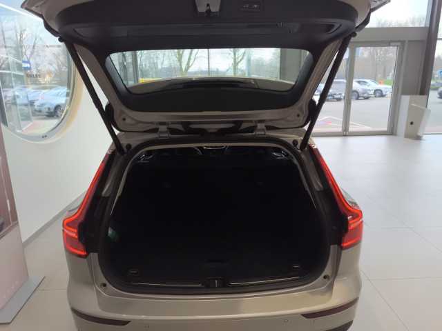 Volvo  Core B4 Diesel EU6d Navi digitales Cockpit Memory Sitze Soundsystem LED Blendfre