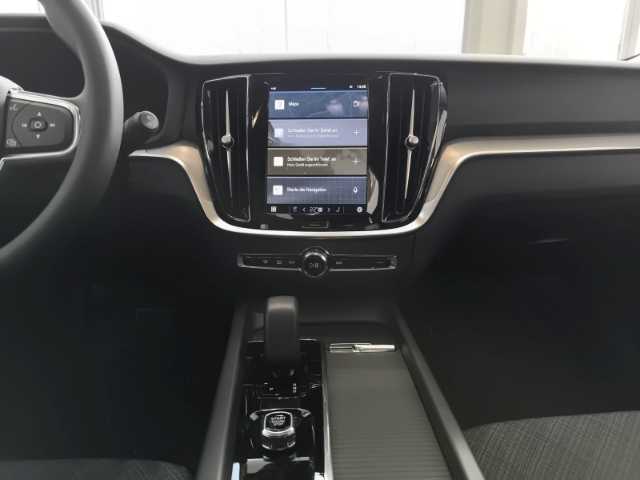 Volvo  Core B4 Diesel EU6d Navi digitales Cockpit Memory Sitze Soundsystem LED Blendfre
