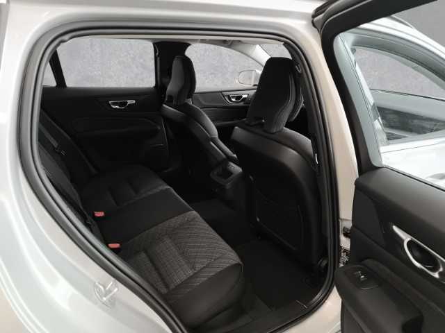 Volvo  Core B4 Diesel EU6d Navi digitales Cockpit Memory Sitze Soundsystem LED Blendfre