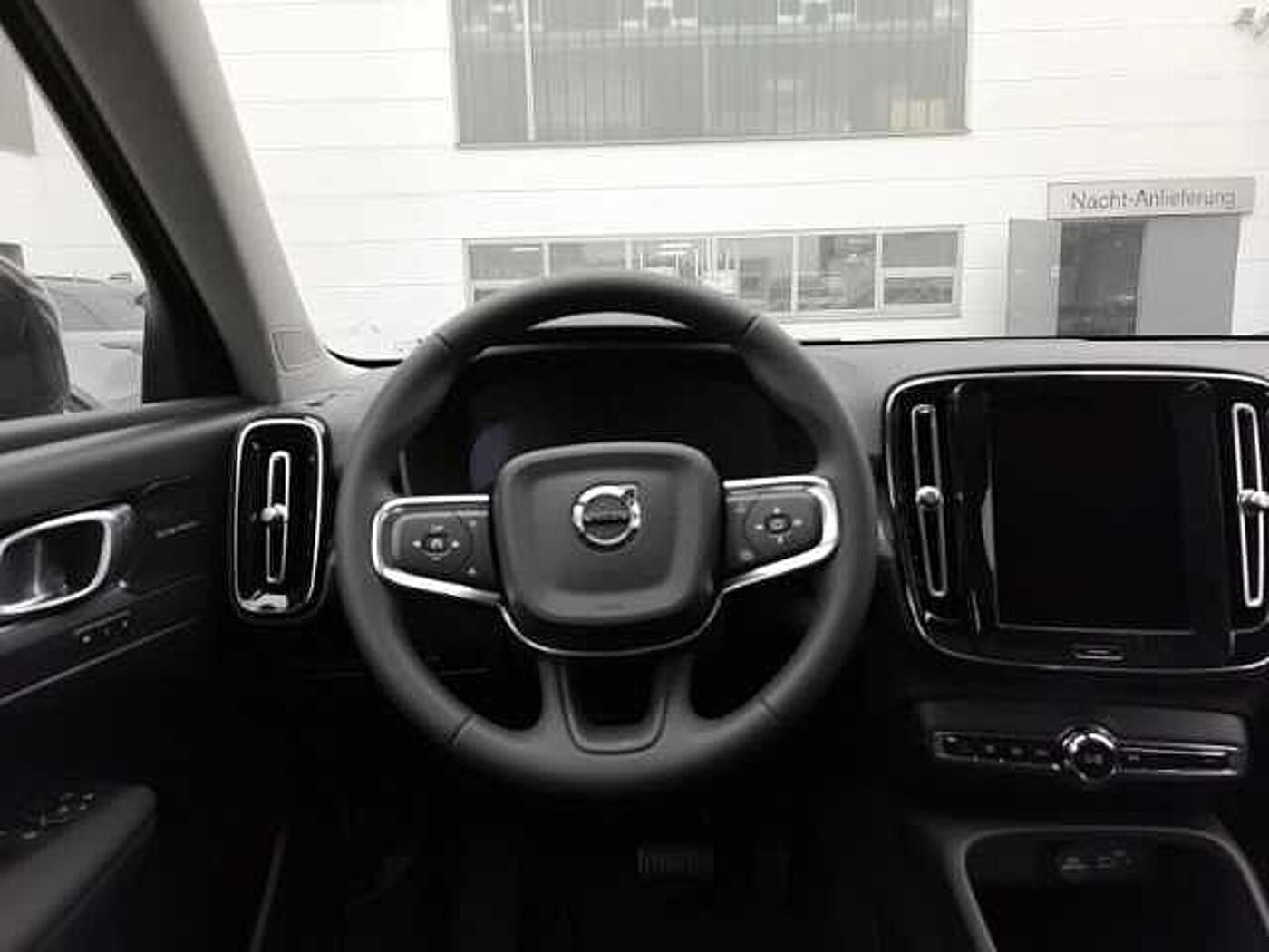 Volvo  Plus Dark FWD B4 EU6d Navi HarmanKardon CarPlay digitales Cockpit