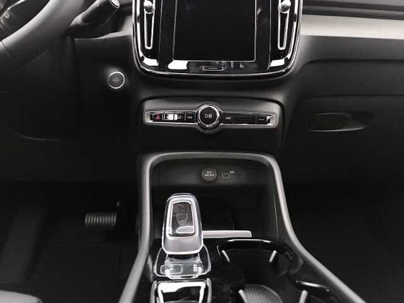 Volvo  Plus Dark FWD B4 EU6d Navi HarmanKardon CarPlay digitales Cockpit