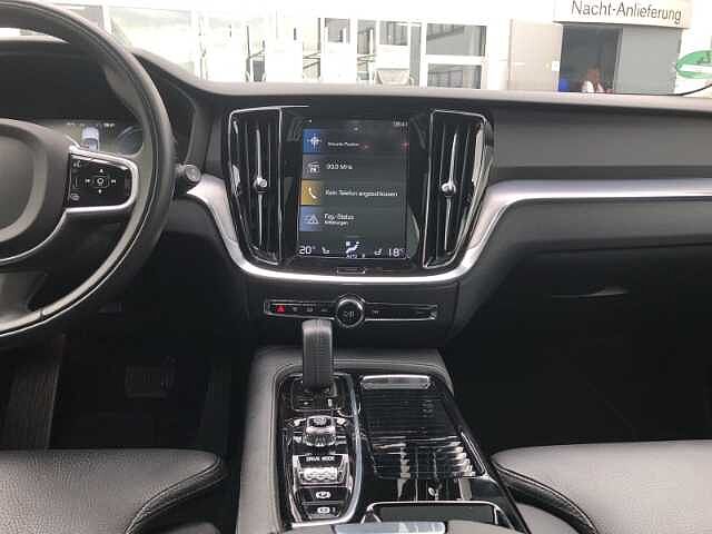 Volvo  R Design T6 Expression Pana PilotAssist 360kam Harman DAB Allrad Sportpaket El.