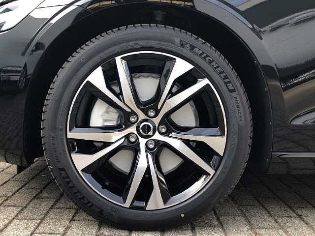 Volvo  B4 Plus Dark 18''LM Standhz ACC BLIS DAB Rückfahrkam Memory