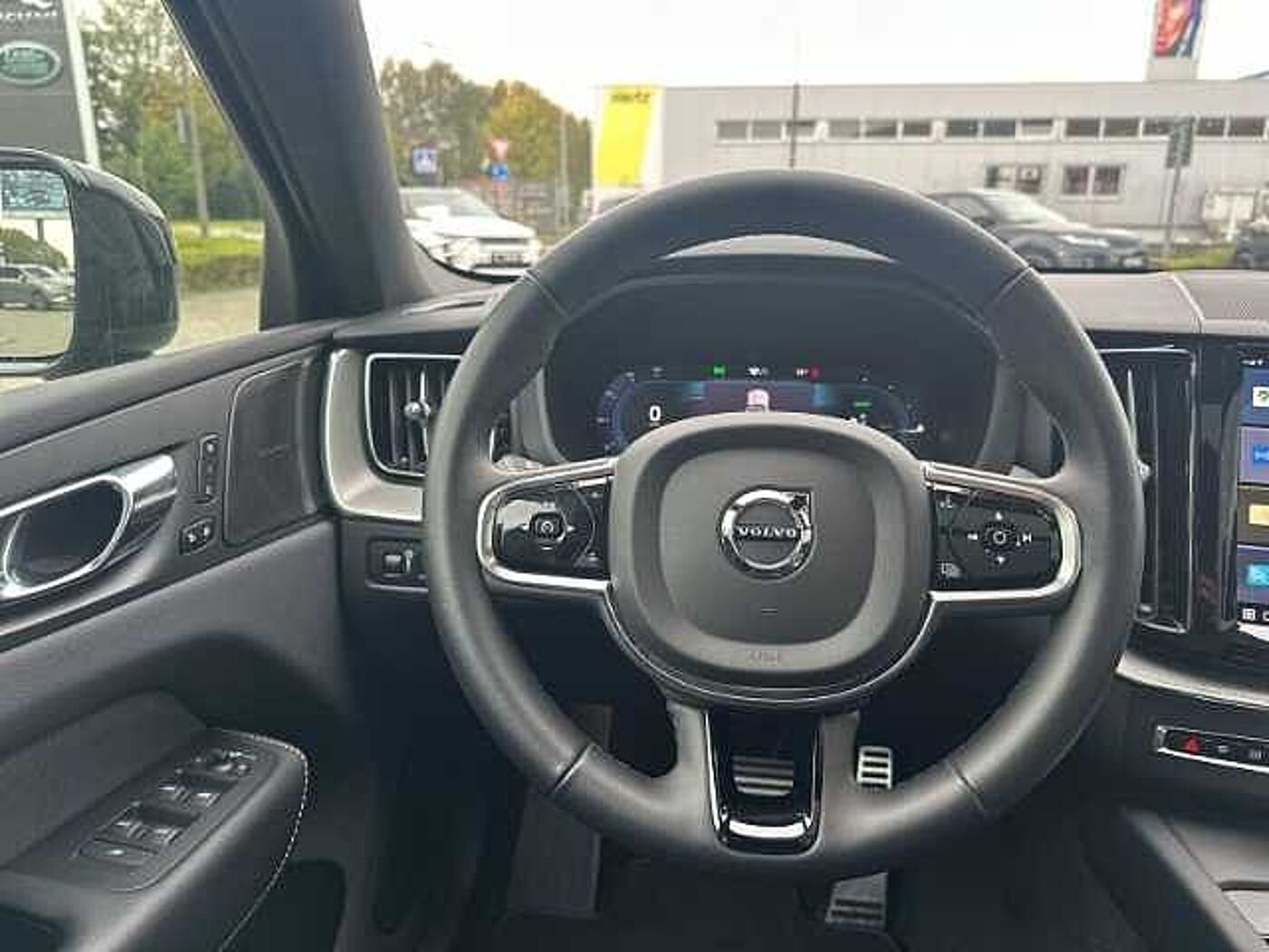 Volvo  R Design T8 Facelift 21''LM Pano ACC BLIS 360kam DAB Harman