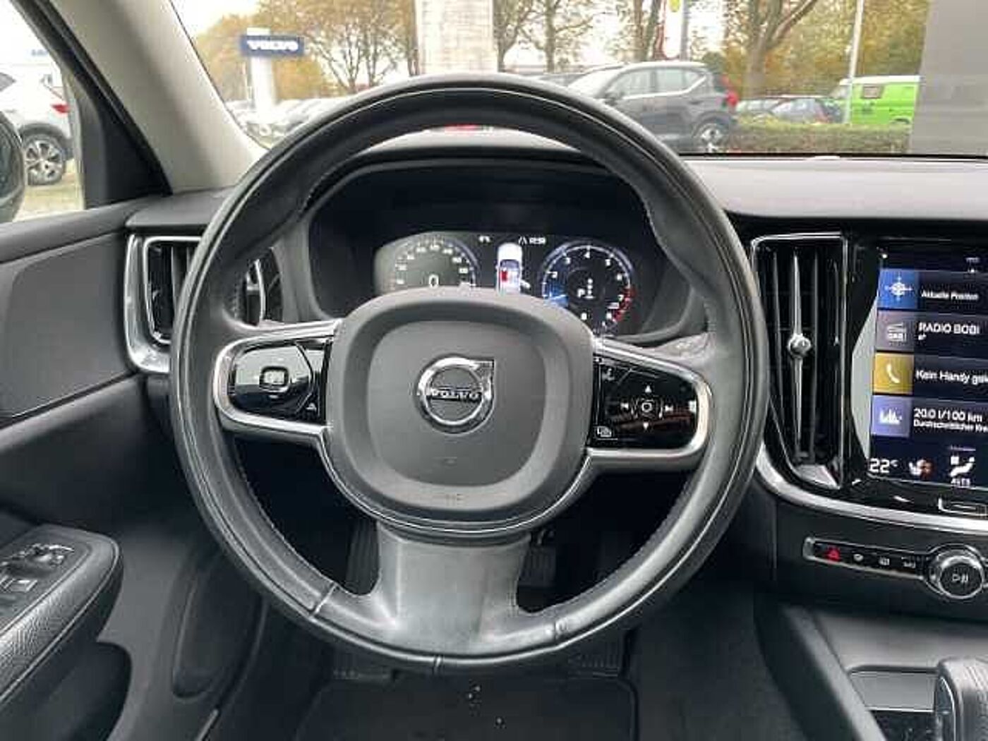 Volvo  Momentum Pro B3 AHK ActiveBeam WSShz DAB Leder Keyless