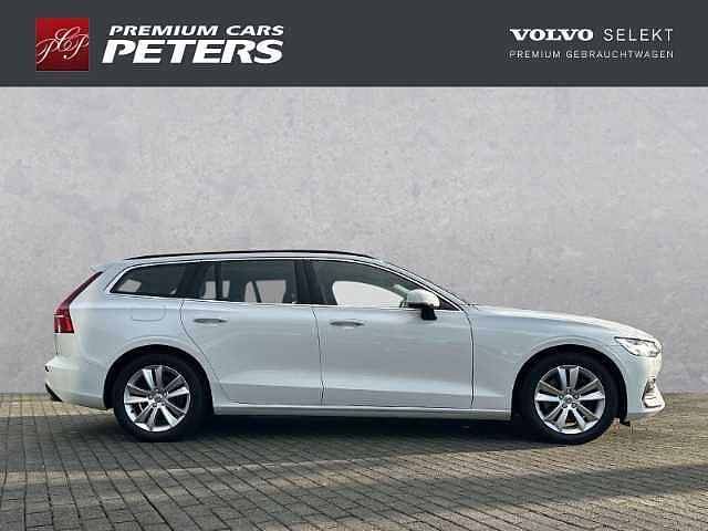 Volvo  Momentum Pro B4 17''LM AHK Lenkradhz DAB Navi Rückfahrkam