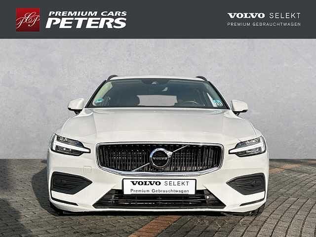 Volvo  Momentum Pro B4 17''LM AHK Lenkradhz DAB Navi Rückfahrkam