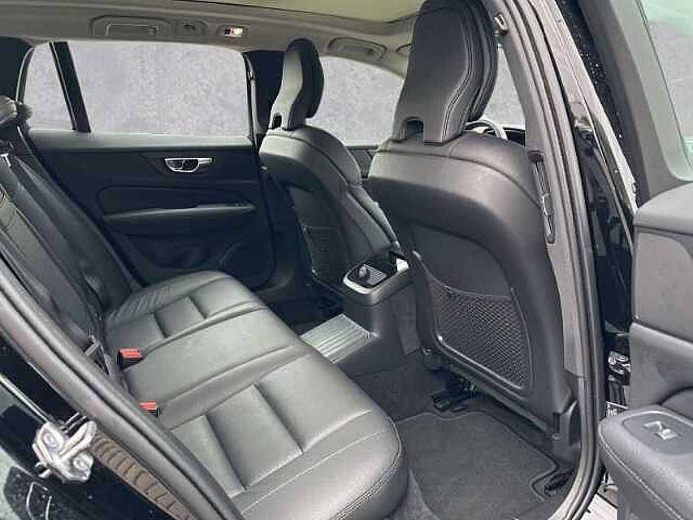 Volvo  Inscription Expression T6 AHK Pano Akustikglas Pilot Assist