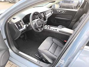 Volvo  Core B4 Diesel Navi digitales Cockpit Memory Sitze Soundsystem LED Blendfreies F