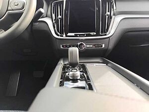 Volvo  Core B4 Diesel Navi digitales Cockpit Memory Sitze Soundsystem LED Blendfreies F