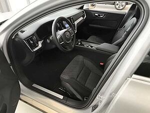Volvo  Core B4 Diesel EU6d Navi digitales Cockpit Memory Sitze Soundsystem LED Blendfre