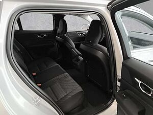 Volvo  Core B4 Diesel EU6d Navi digitales Cockpit Memory Sitze Soundsystem LED Blendfre