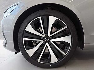 Volvo  Core B4 Diesel EU6d Navi digitales Cockpit Memory Sitze Soundsystem LED Blendfre
