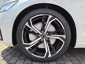 Volvo  Plus Dark B4 Diesel Navi Leder digitales Cockpit Memory Sitze Soundsystem Harman