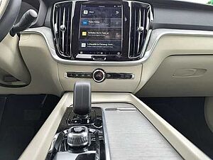 Volvo  Plus Dark AWD B5 StandHZG Navi Leder digitales Cockpit Memory Sitze Soundsystem