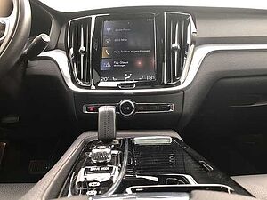 Volvo  R Design T6 Expression Pana PilotAssist 360kam Harman DAB Allrad Sportpaket El.