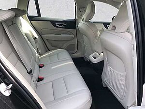 Volvo  B4 Plus Dark 18''LM Standhz ACC BLIS DAB Rückfahrkam Memory