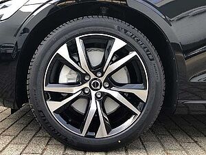 Volvo  B4 Plus Dark 18''LM Standhz ACC BLIS DAB Rückfahrkam Memory