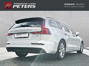 Volvo  Momentum Pro B4 17''LM AHK Lenkradhz DAB Navi Rückfahrkam