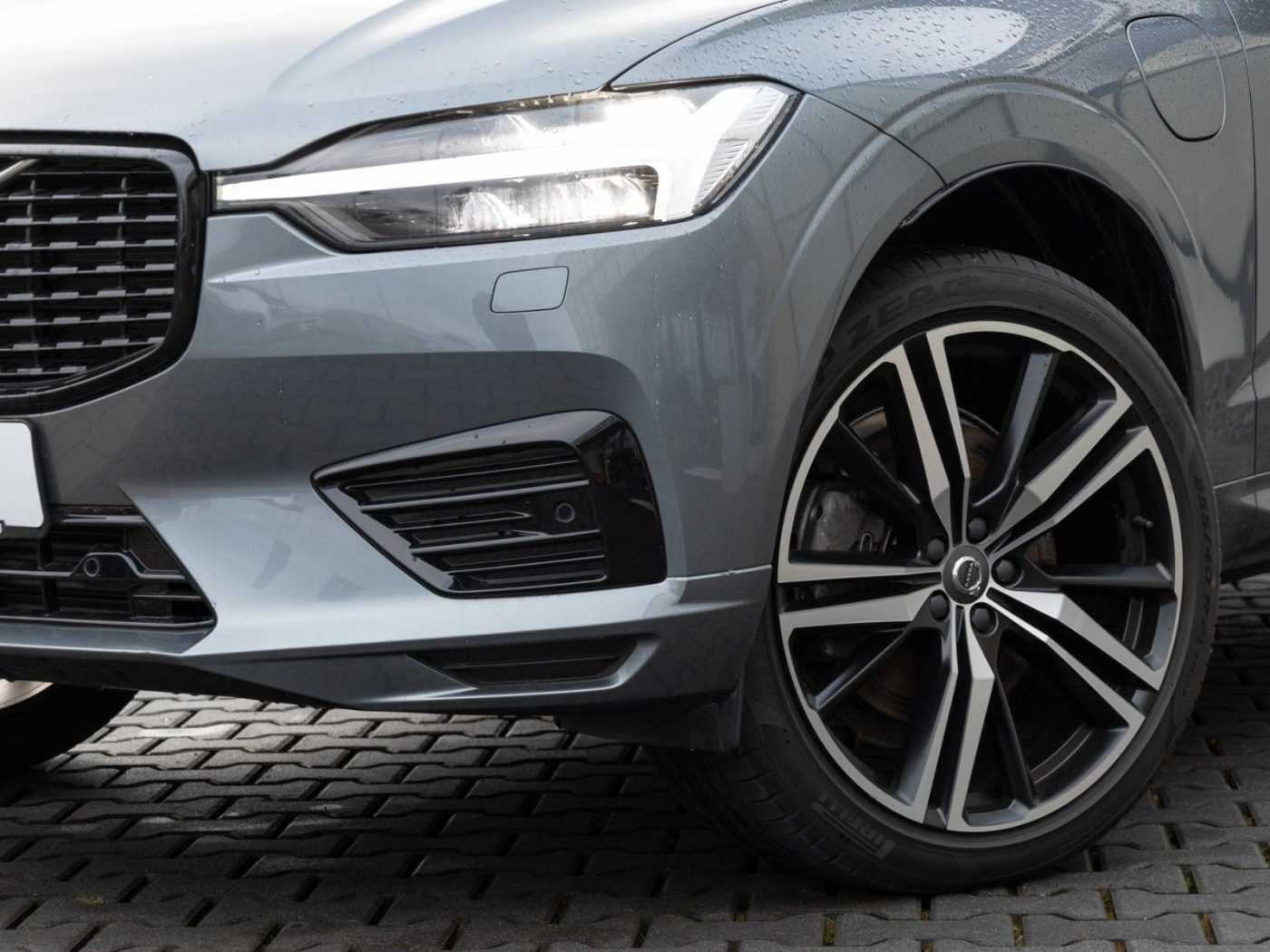 Volvo  R Design Expression Recharge Plug-In Hybrid