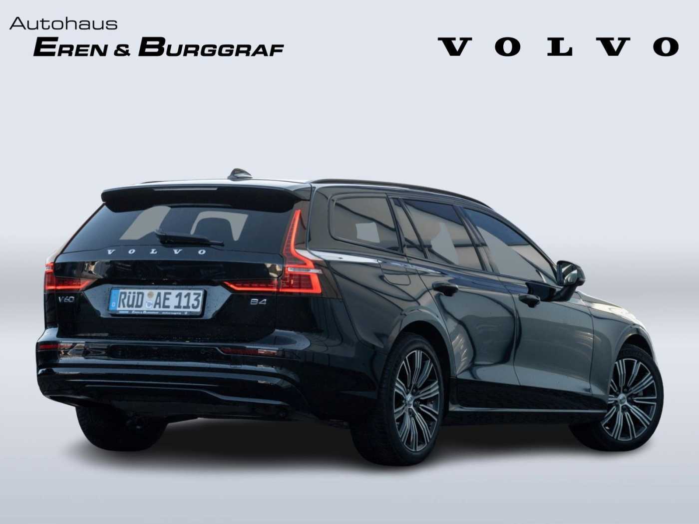 Volvo  Kombi Plus Dark UPE: 64620,-