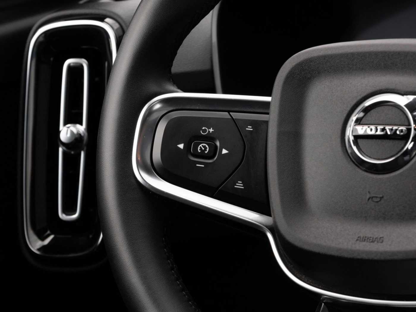 Volvo  Pro Recharge Pure Electric 2WD