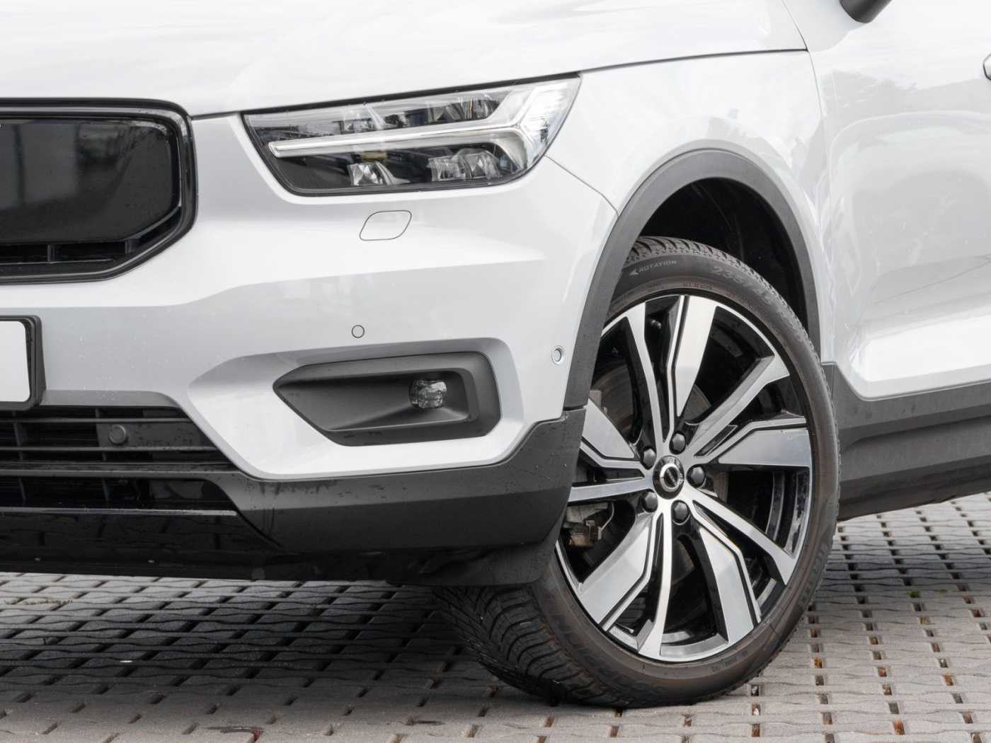 Volvo  Pro Recharge Pure Electric 2WD