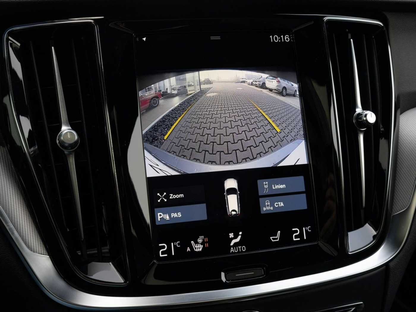 Volvo  R-Design Recharge PHEV AWD