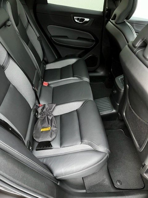 Volvo  R Design Recharge  T6 AWD