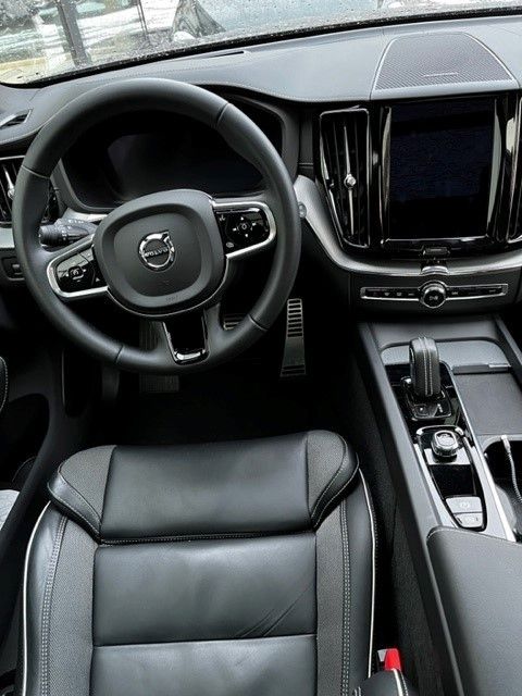 Volvo  R Design Recharge  T6 AWD