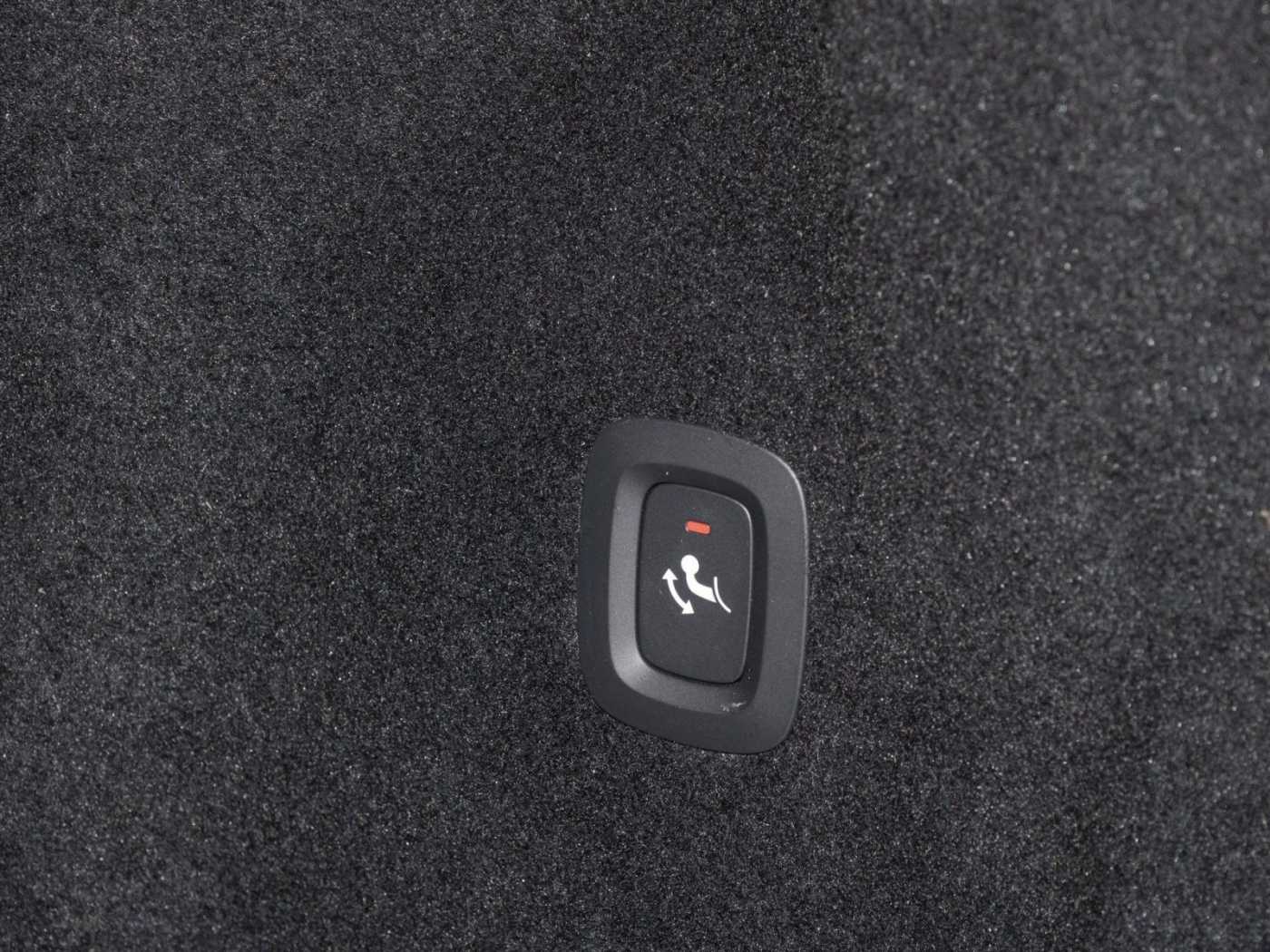 Volvo  Ultimate Dark Recharge Plug-In Hybrid AWD