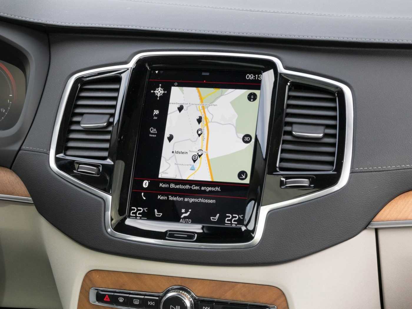 Volvo  Plus Bright Recharge Plug-In Hybrid AWD