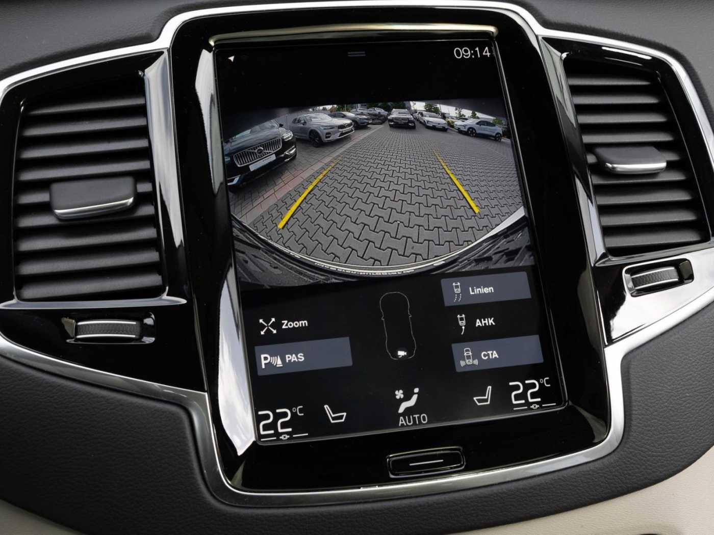 Volvo  Plus Bright Recharge Plug-In Hybrid AWD