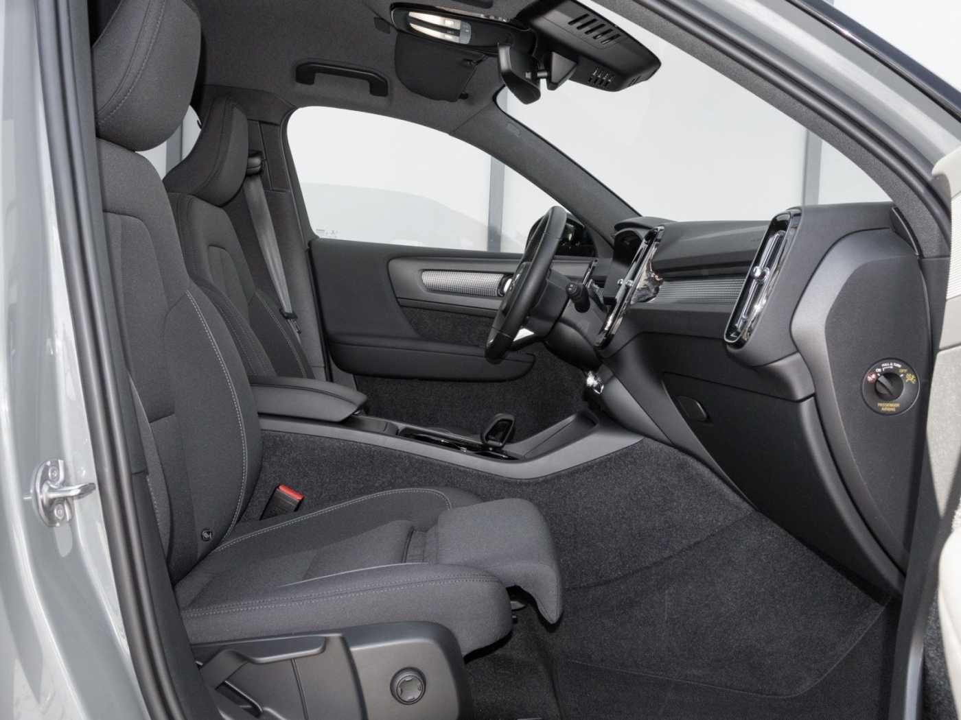 Volvo  Core Recharge Pure Electric 2WD
